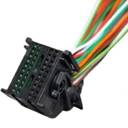  سوکت ۴۰ خانه BSI پژو ۲۰۶ ( کامل = مغزي با کاور ) سوکت سما الکتریک 